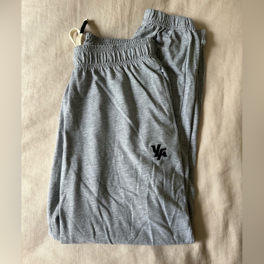Gray youngla sweatpants